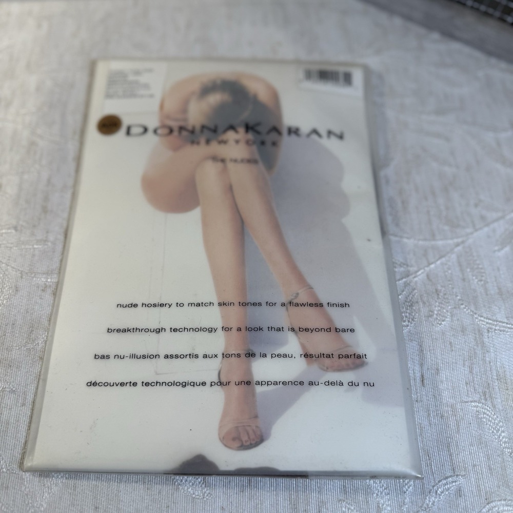 Donna Karan Hosiery,  A05, 00A19, Control Top  The Nudes Size : M 1990's Tan